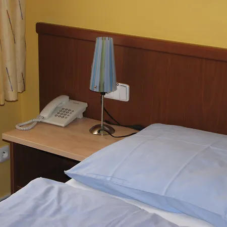 Aparthotel Austria Suites-2